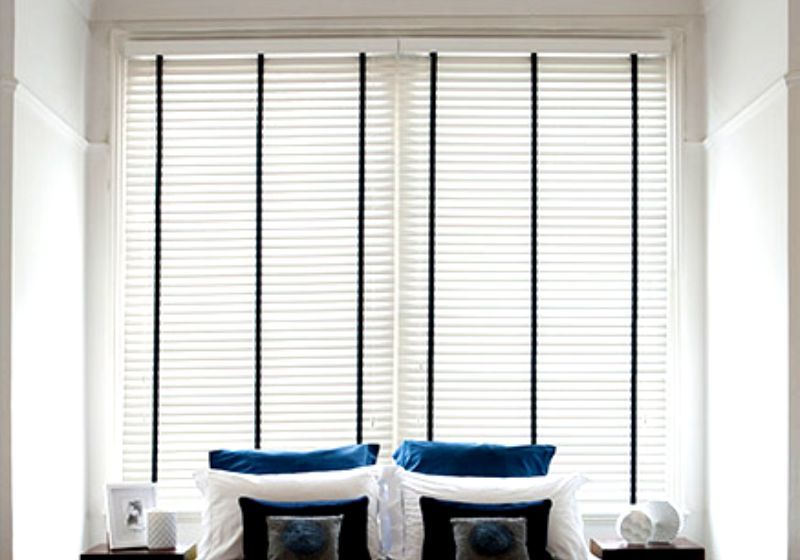 Bargain Blinds venetian blinds come in many forms and our new 2022 venetian blind selection is larger than ever. Stylish, modern and a plethora of designs, styles and materials to choose from our venetian blinds  Check our some of our big brand wood venetian blinds like 'Timberlux, or 'Sunwood and 'Alumitex here at Bargain Blinds are here to help!
